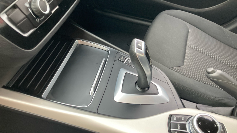 BMW 1 Series 118d SE 5dr [Nav] Step Auto Diesel Hatchback